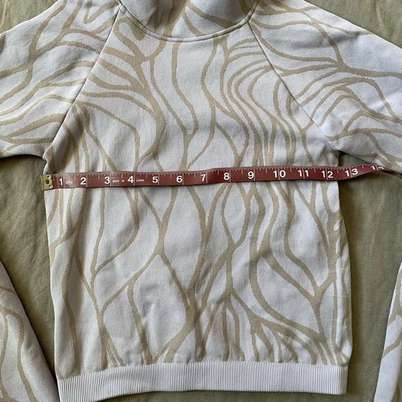 Fabletics Warm Weather Top - Picture 4 of 6